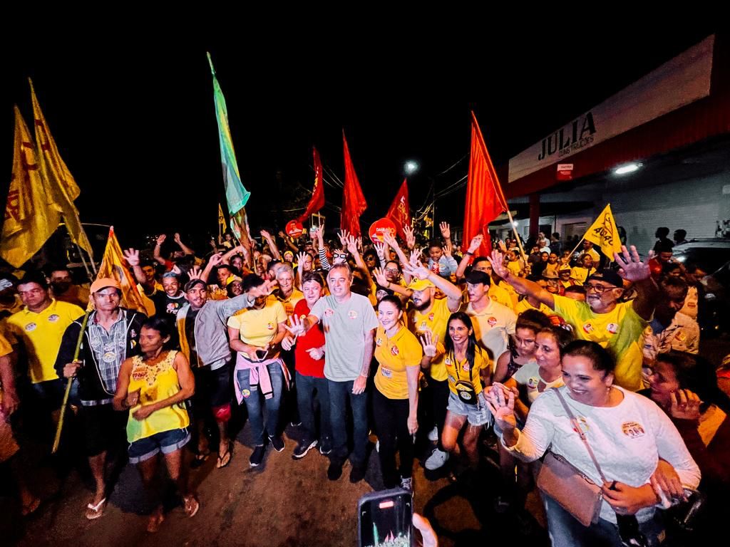 Danilo reúne multidão durante caminhada em Amaraji