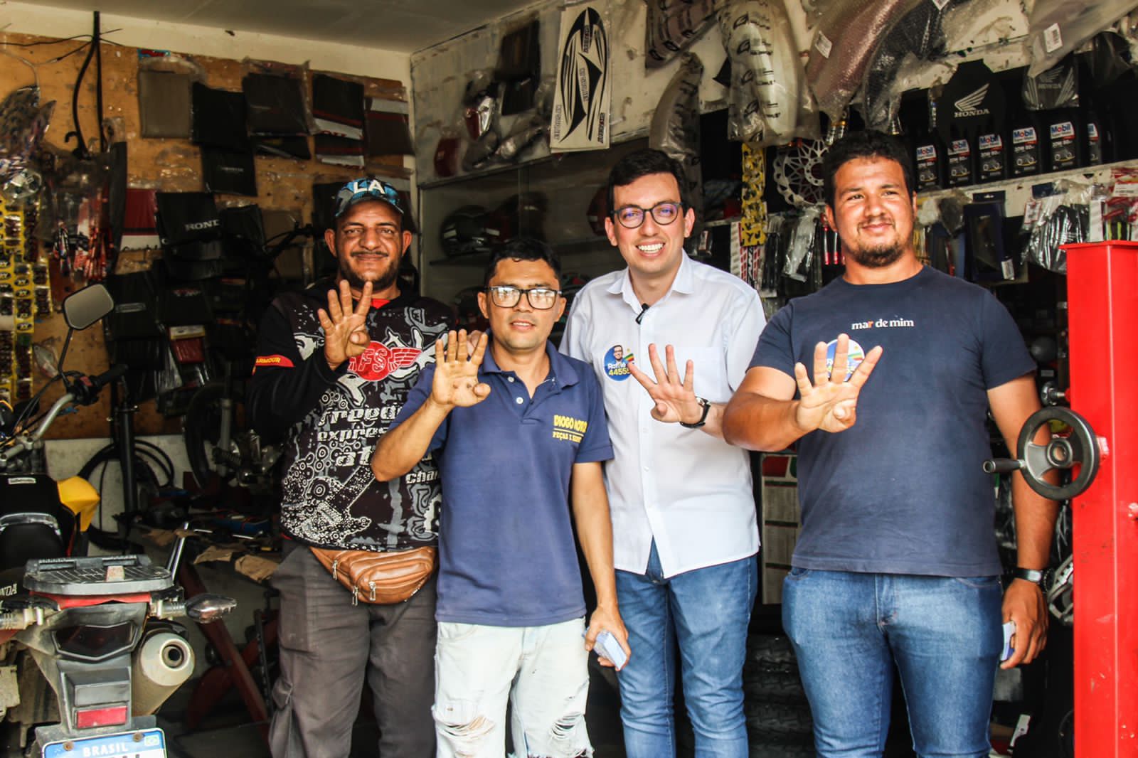 Raffiê recebe apoio de lideranças comunitárias em Pombos