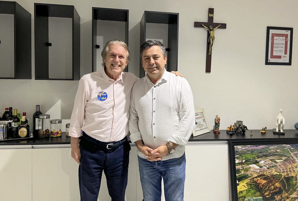 Prefeito de Jupi anuncia apoio a Luciano Bivar