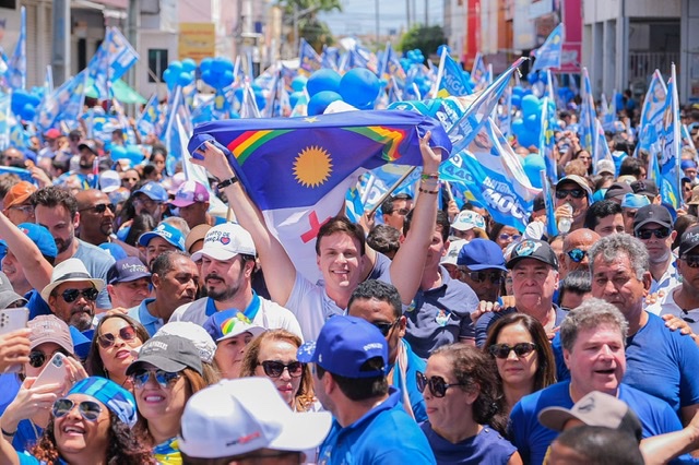 Em Petrolina, Miguel arrasta multidão em caminhada histórica 