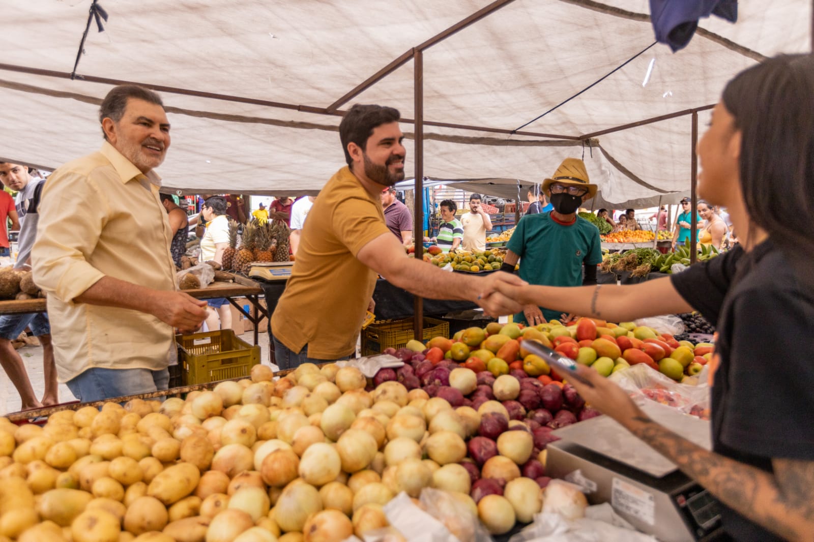 Comunidades da zona rural recebem Tony Gel e Tonynho