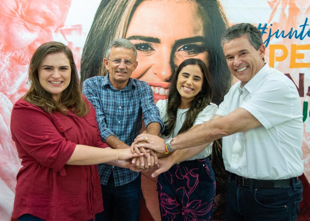 Marília e André recebem apoio da vice-prefeita de Floresta