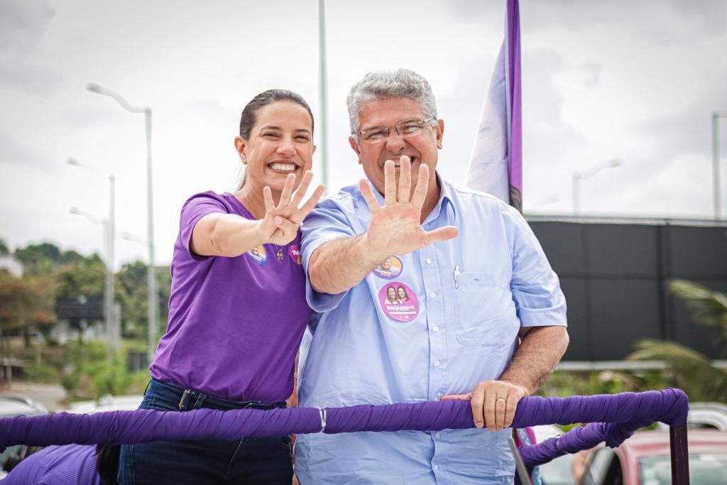 Guilherme Coelho acompanha Raquel em maratona de carreatas