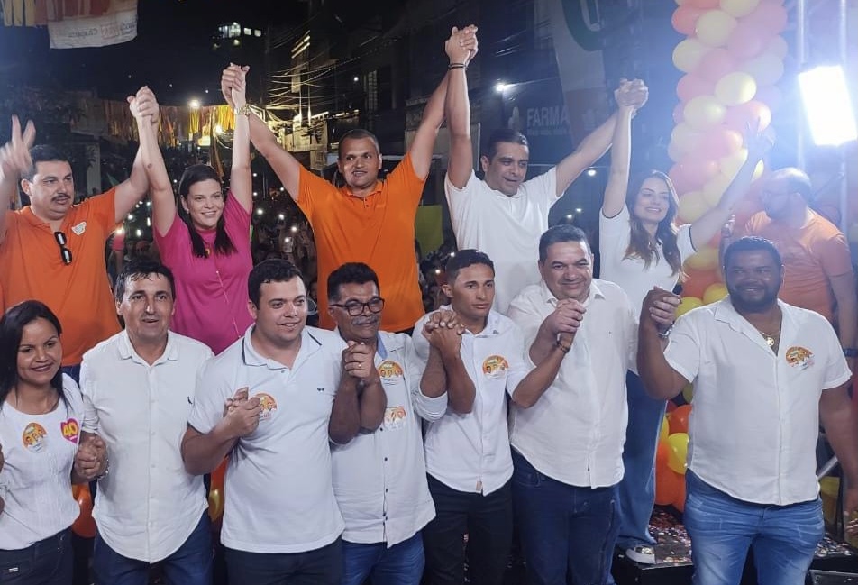 Fernando Rodolfo inaugura comitê em Bom Jardim