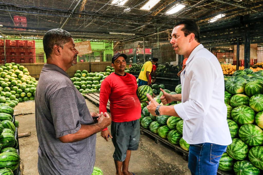 Armandinho se reúne com lideranças e apoiadores da RMR