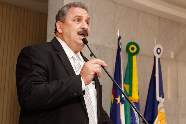 Eriberto homenageia João Lyra Filho com nome em rodovia 