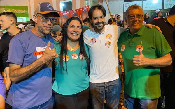 Diogo Moraes inaugura comitê em Jataúba