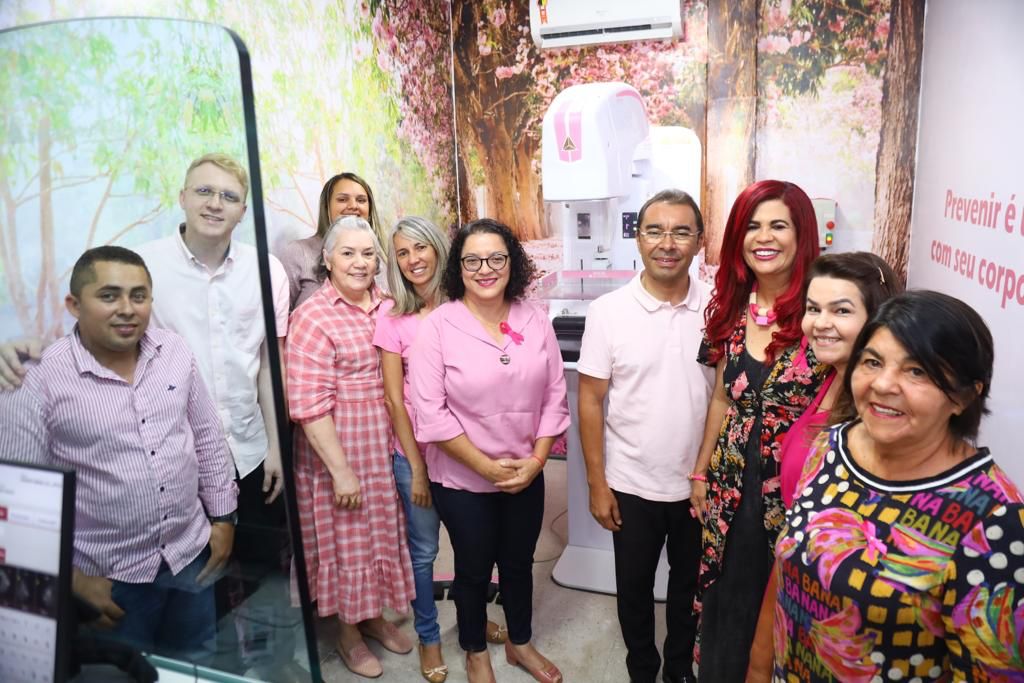 Em Toritama, Edilson entrega mamógrafo digital