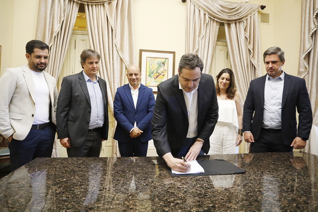 Contrato de concessão do Centro de Convenções é assinado