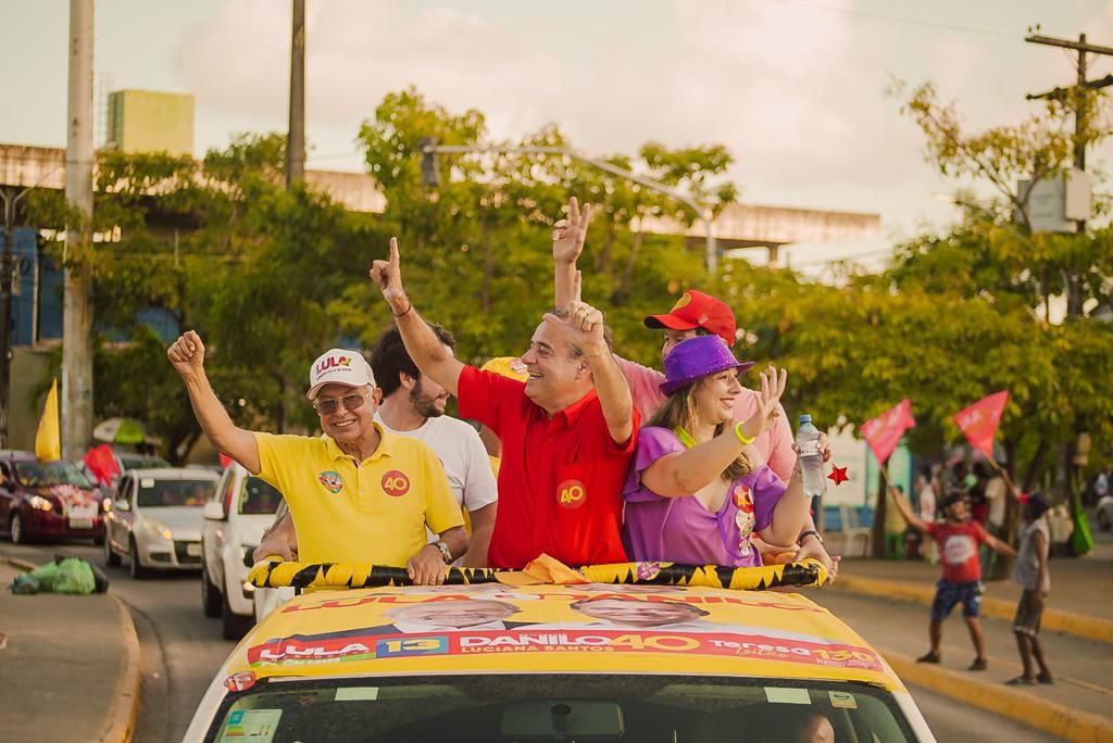 Em Jaboatão, Danilo lidera carreata no último dia de campanha