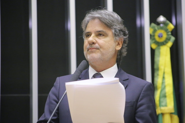 Raul Henry anuncia voto em Raquel Lyra e Lula