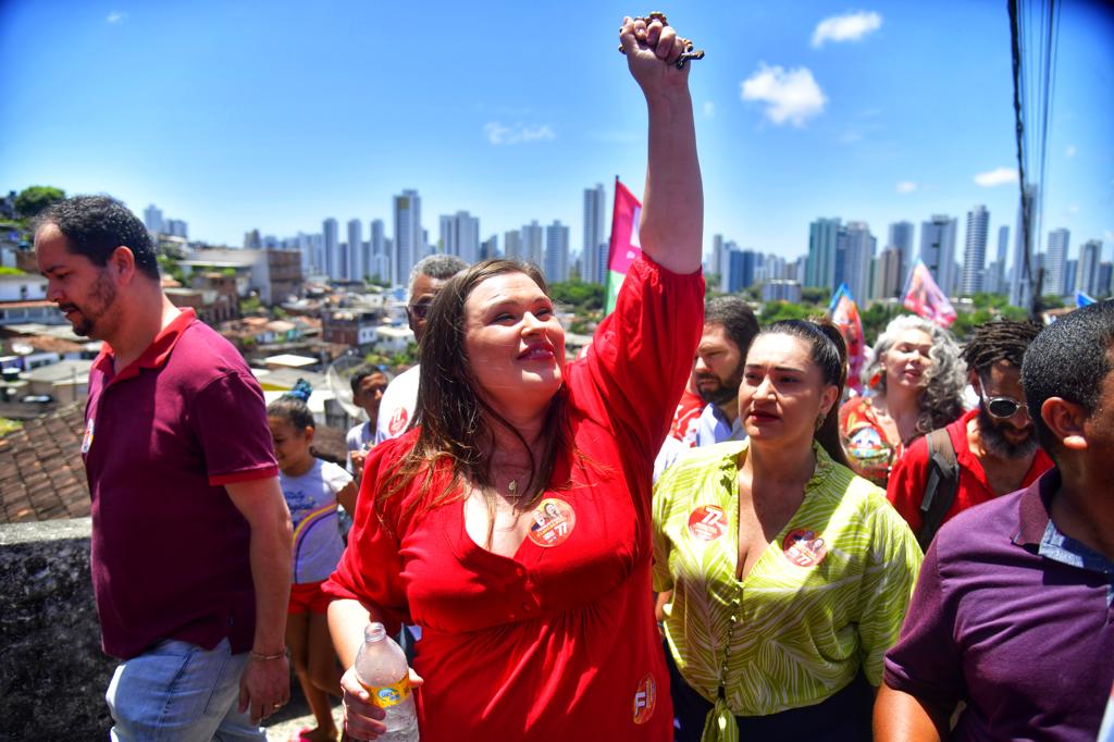 Marília inicia último dia de campanha no Morro da Conceição