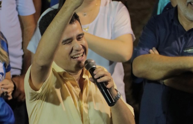 Joaquim Lira parabeniza Raquel e se coloca à disposição 