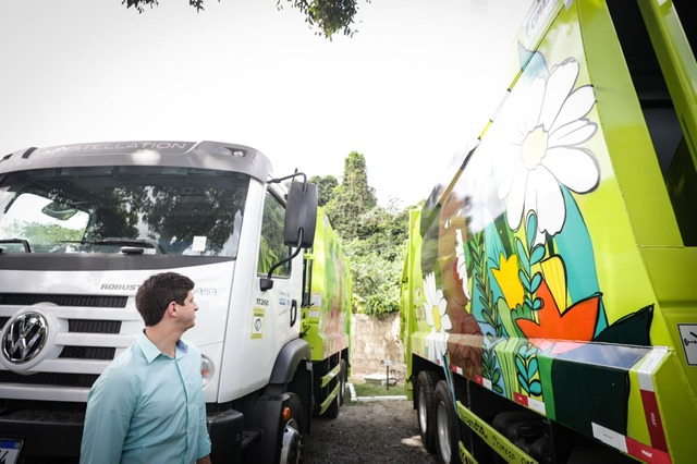 Coleta de lixo no Recife passa a contar com novos caminhões