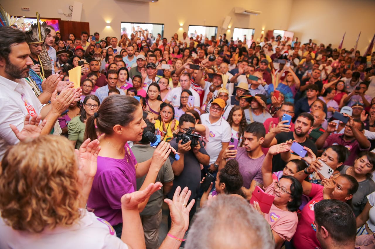 Raquel é recebida por lideranças políticas de Floresta