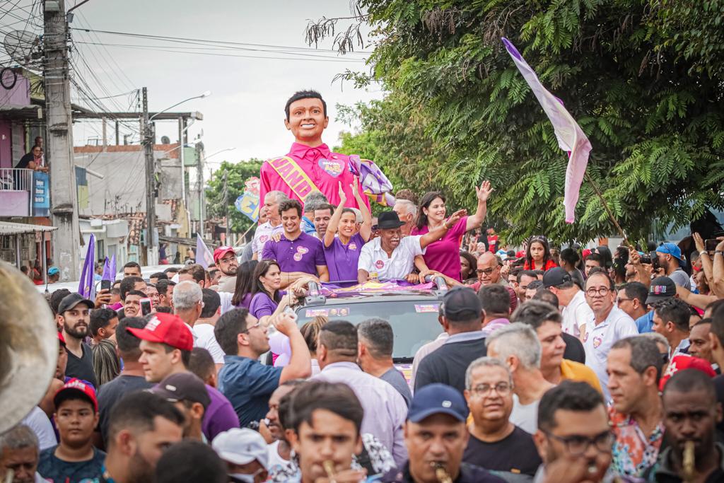 Raquel é bem recebida por população de Timbaúba e Carpina