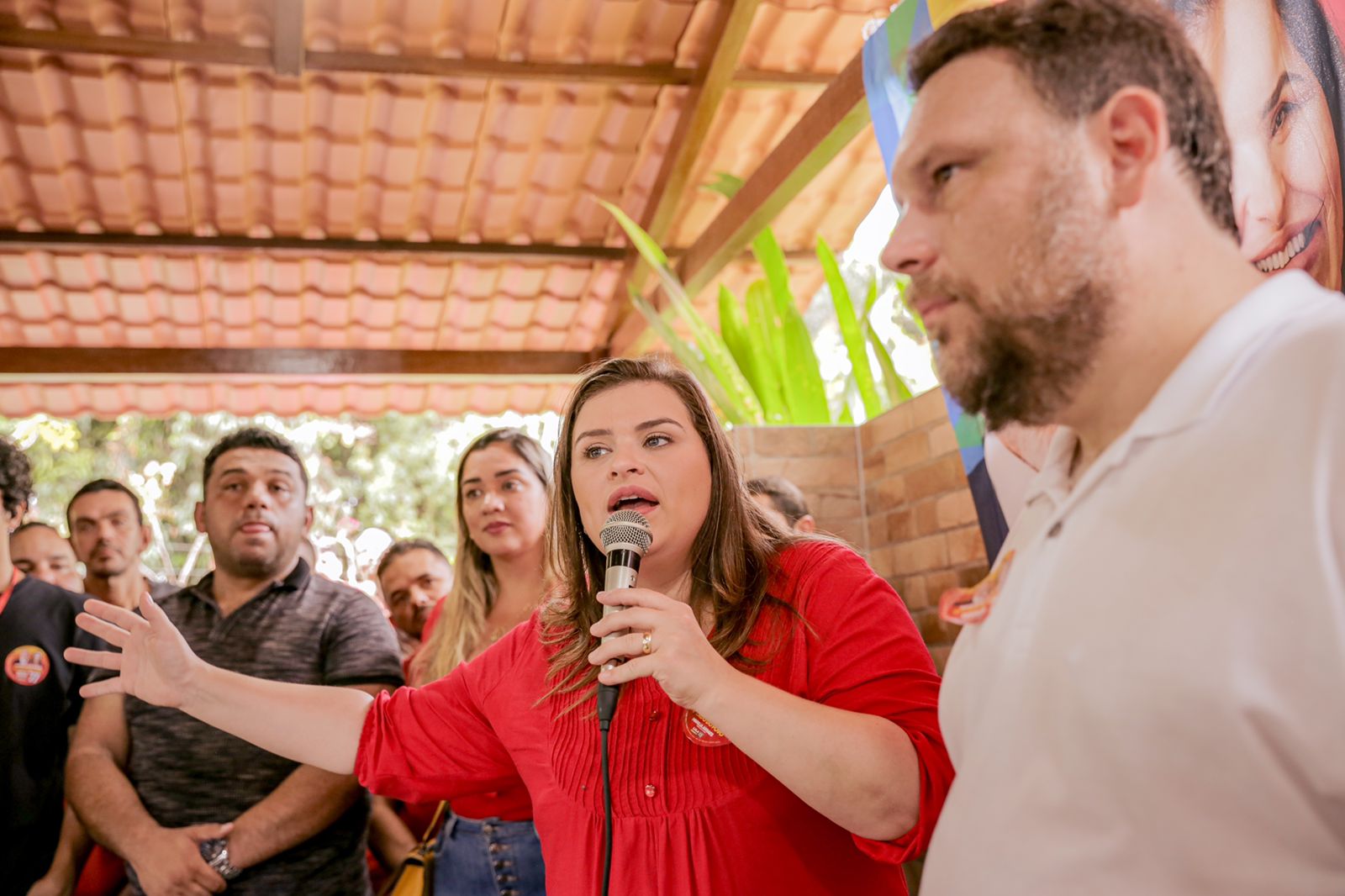 Wanderson reúne apoiadores para receber Marília Arraes