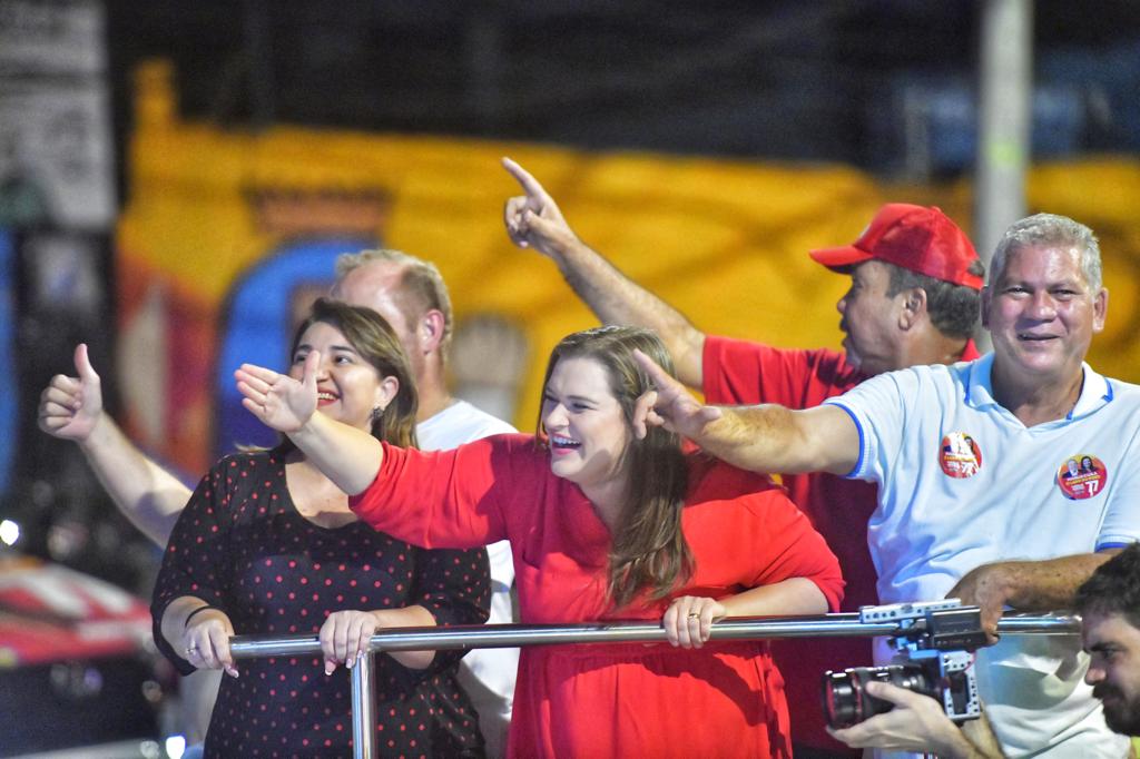 Marília participa de carreata na Zona Norte do Recife 
