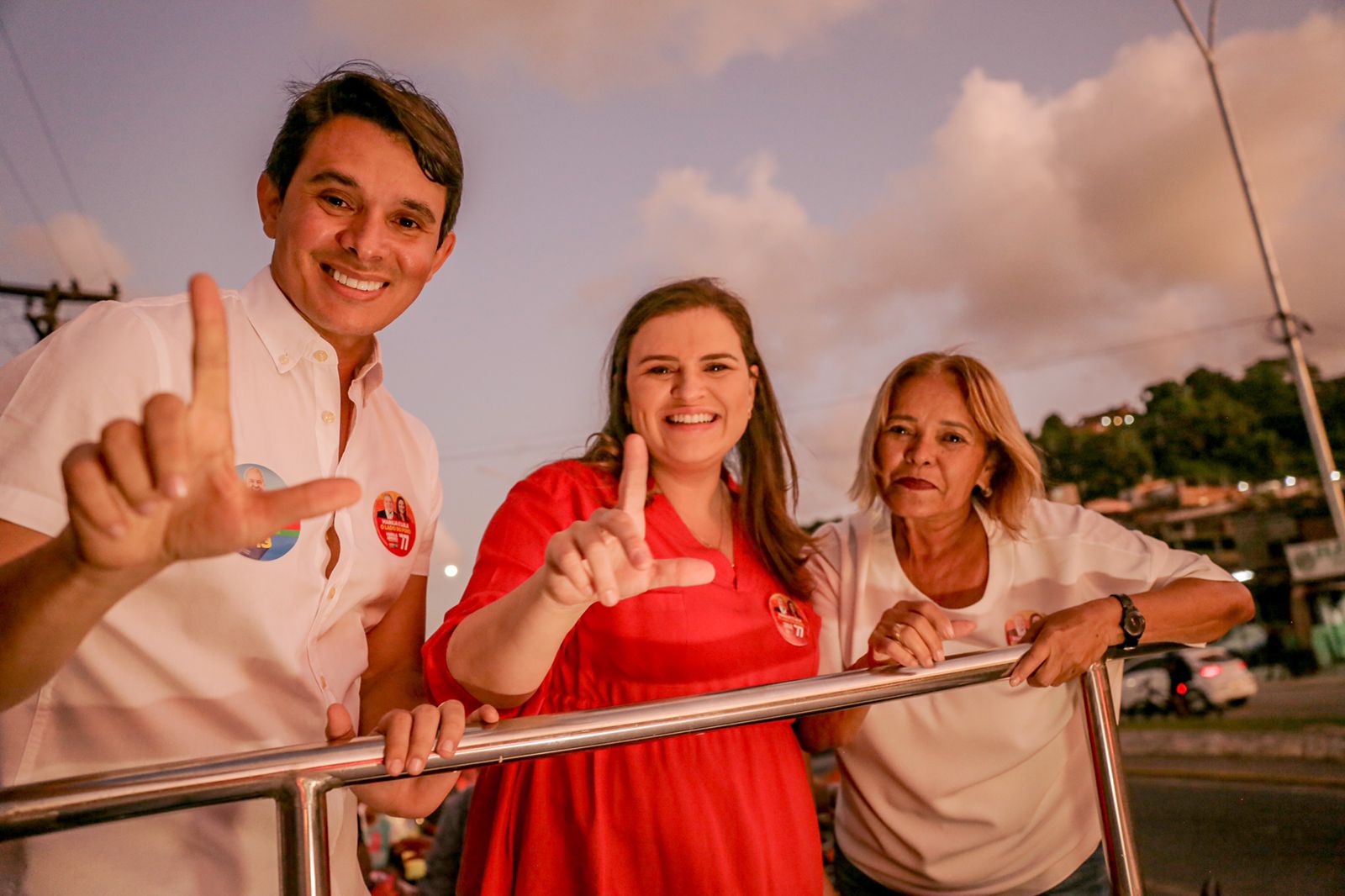Marília Arraes participa de carreata em Camaragibe