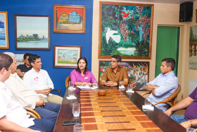 Jarbas Filho e Priscila reúnem prefeitos do Agreste e Sertão