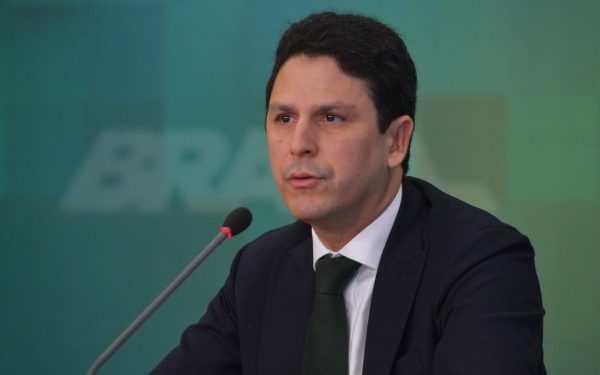 PSDB decide por neutralidade no segundo turno