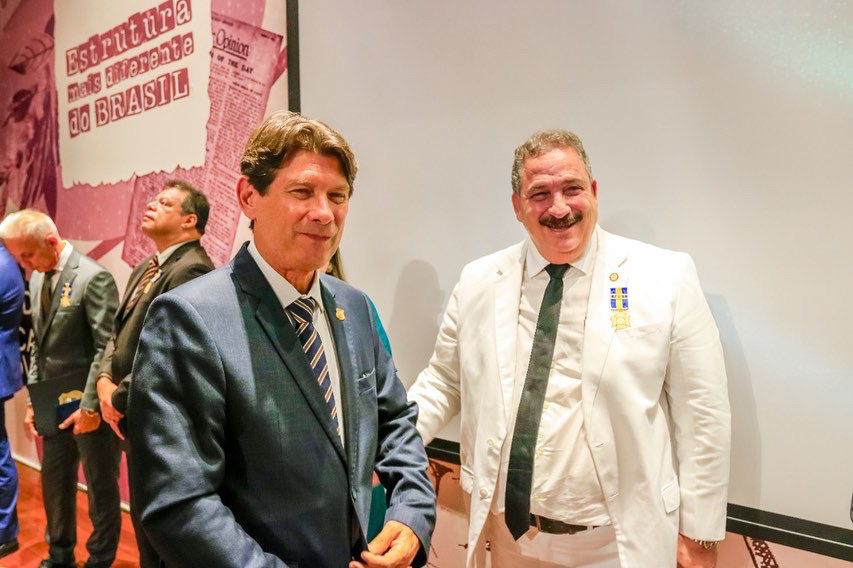 Eriberto Medeiros é homenageado pela Polícia Civil com medalha 