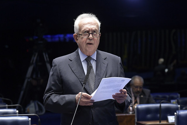 Jarbas se licencia do Senado para realizar tratamento de saúde 