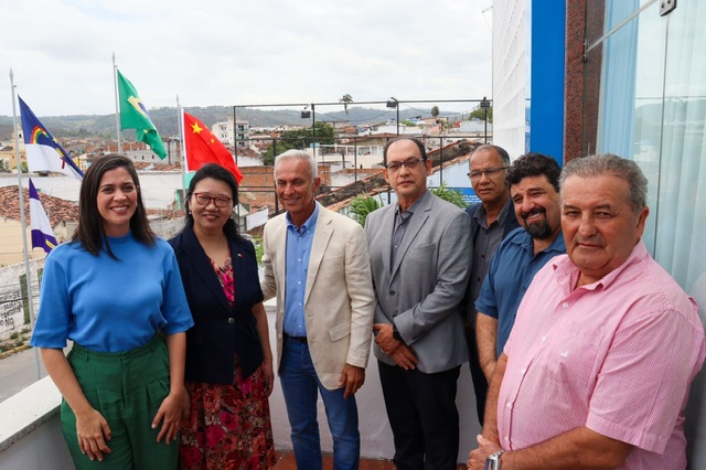 Cônsul-geral da China visita Vitória de Santo Antão