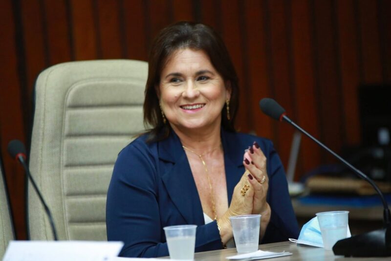 Professora Elcione tem nome lembrado para disputar à Amupe