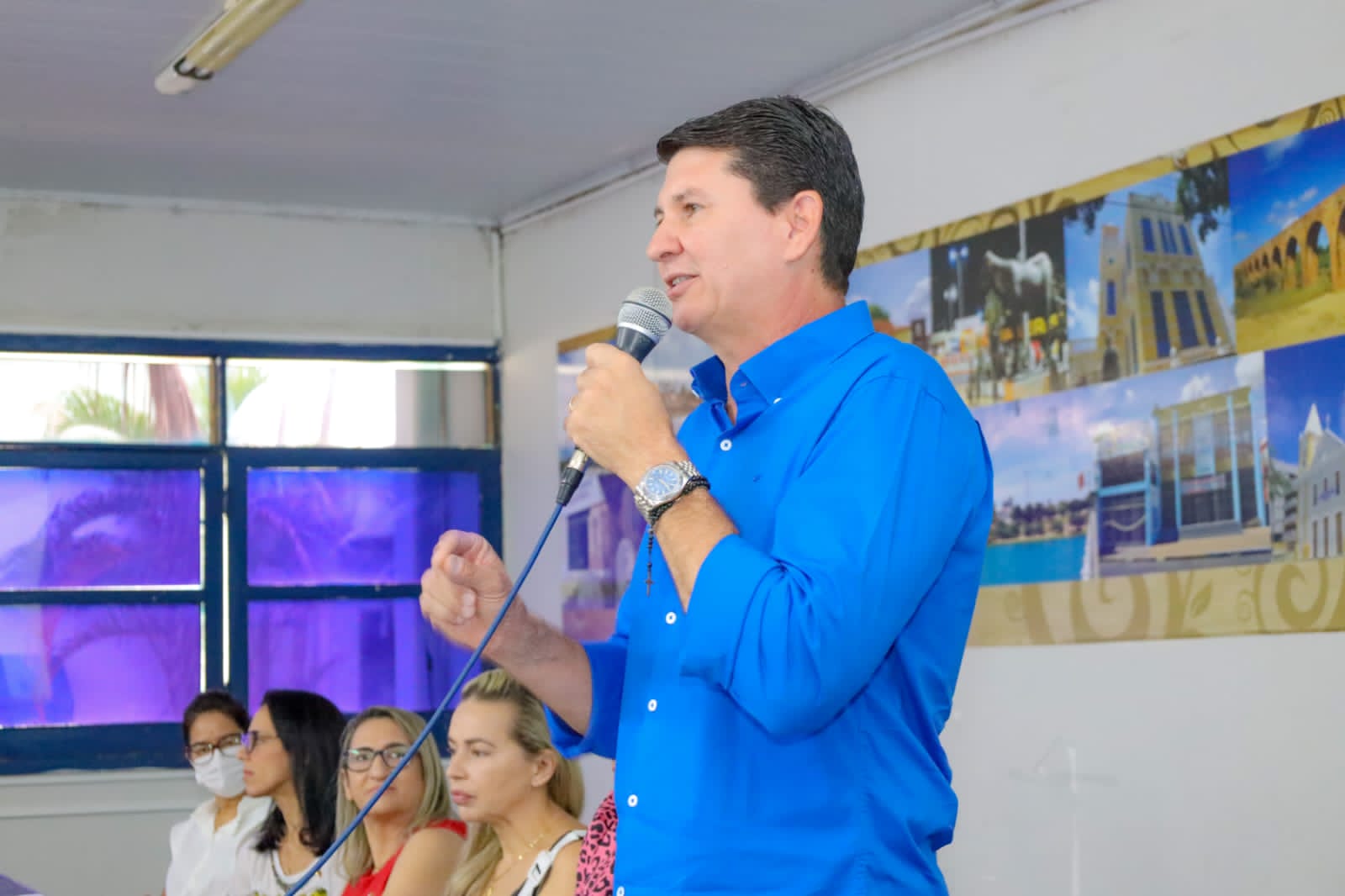 Simão celebra índices elevados da educação de Petrolina