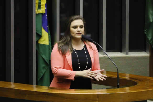 Marília propõe Dia Nacional de Levante Contra o Feminicídio