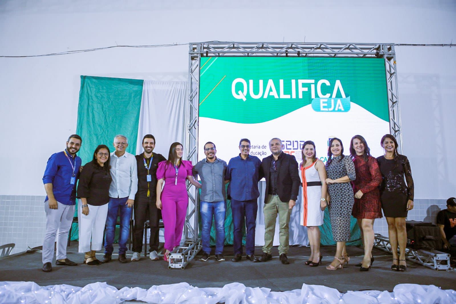 Caruaru certifica estudantes da EJA com qualificação profissional