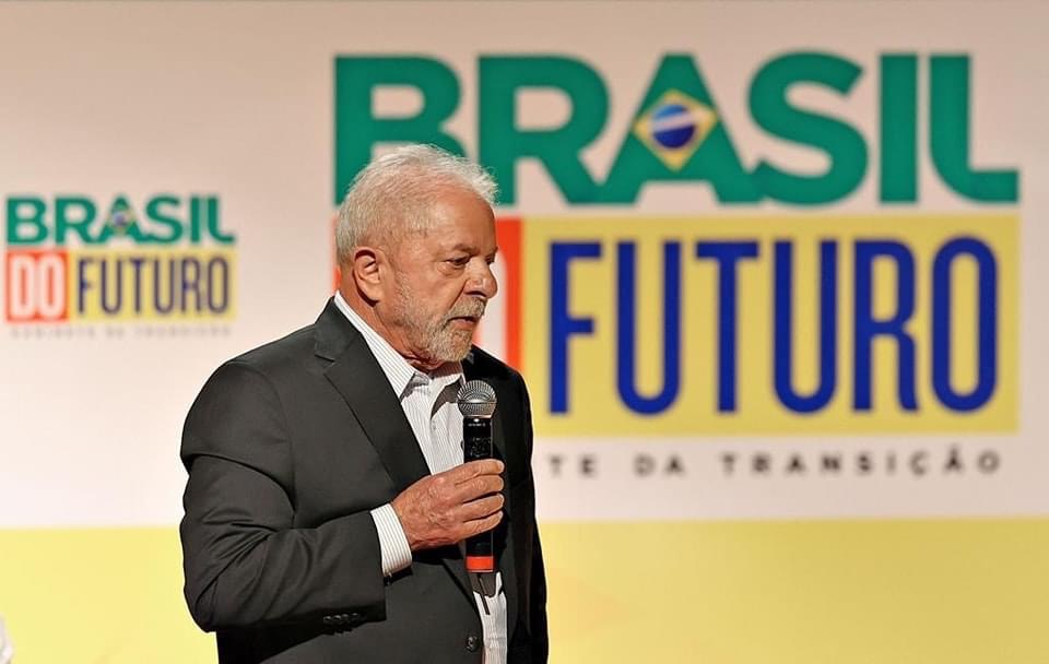 Lula anuncia primeiros ministros do futuro governo