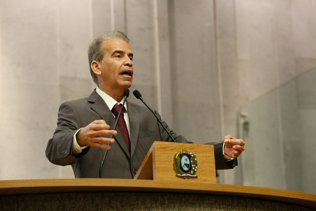 Feitosa pede a Priscila olhar diferenciado para a PMPE