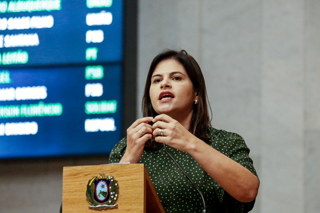 Cenário Político: Priscila Krause se despede da Alepe