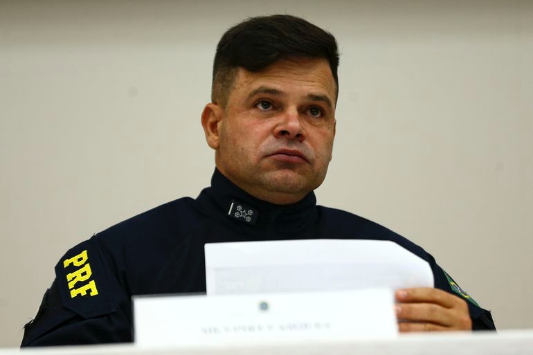 Alvo de investigação, ex-chefe da PRF ganha aposentadoria integral