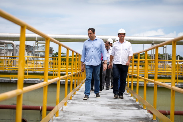 Paulo Câmara entrega obras de saneamento e água na RMR