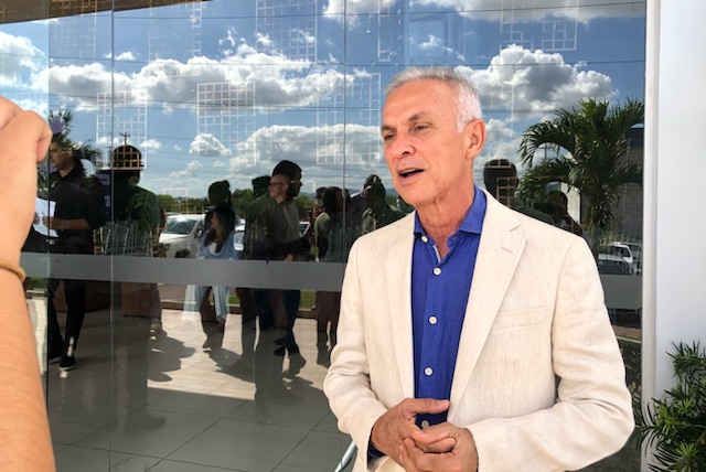 Prefeito de Vitória otimista na parceria com Iza Arruda