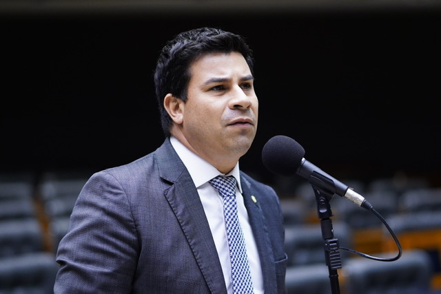 Movimento do PT-PE para emplacar Veras em ministério não surte efeito