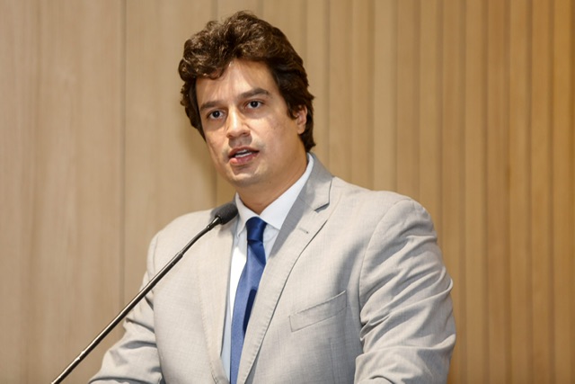 Lucas Ramos defende nome de Paulo Câmara para ministério 