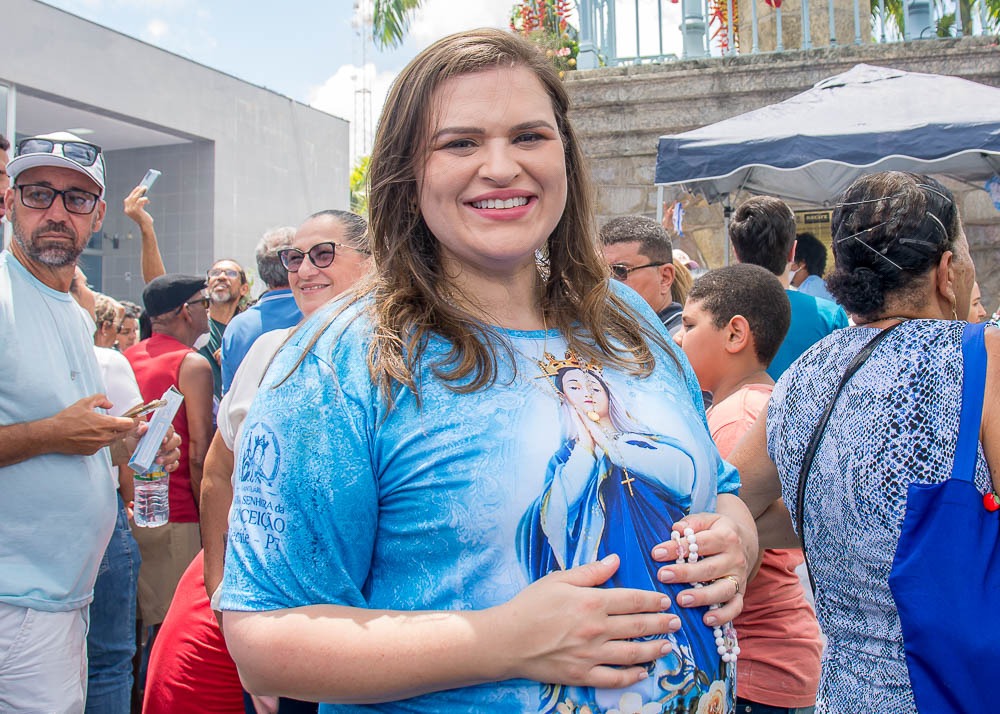 Marília Arraes sobe o Morro da Conceição na companhia de aliados