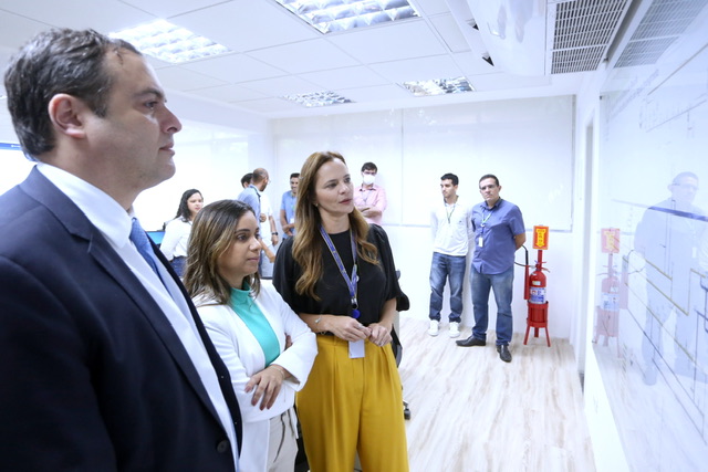 Governador inaugura Centro de Operações Integradas da Compesa
