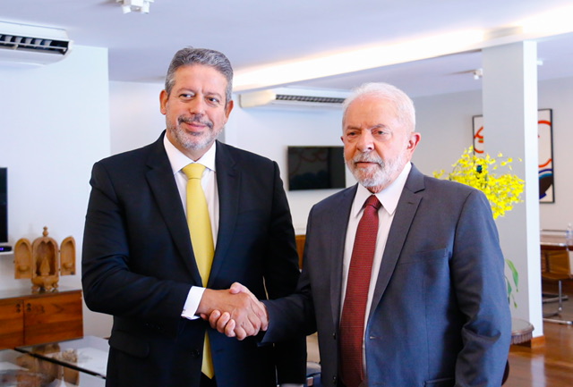 Lula se reúne com Arthur Lira após atos de violência em Brasília