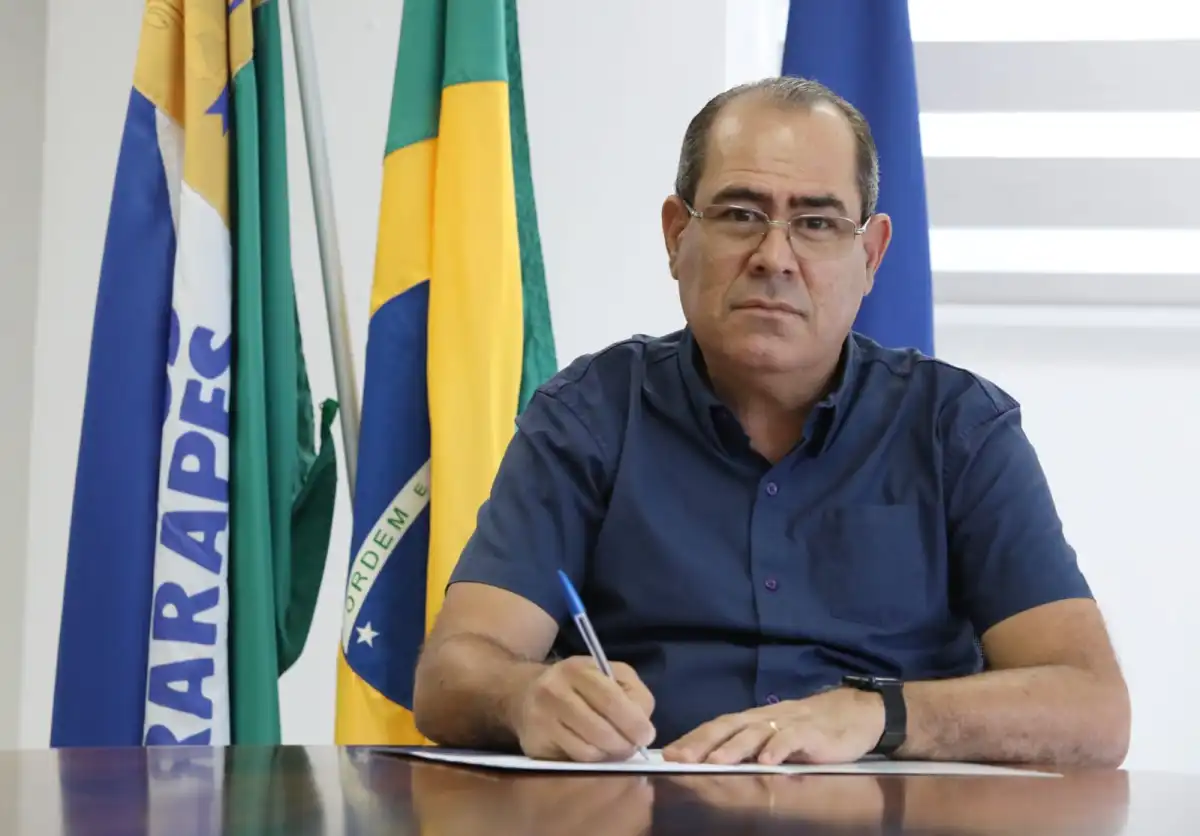 Prefeito do Jaboatão sanciona lei que libera mais de R$ 1 milhão em auxílio para vítimas das chuvas 