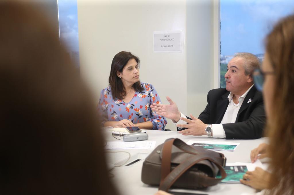 Transição debate ações de enfrentamento à Covid-19 em PE