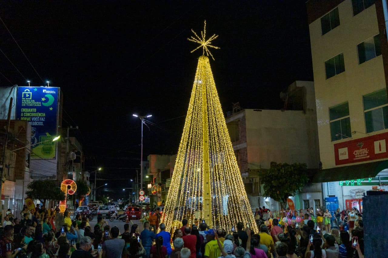 Abertura do Natal de Jesus 2022 ilumina a cidade de Toritama