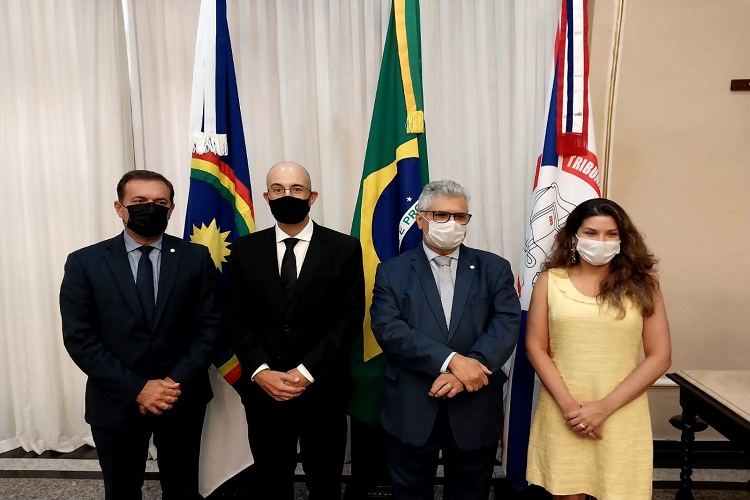 Secretária de Defesa Social visita presidente do TJPE