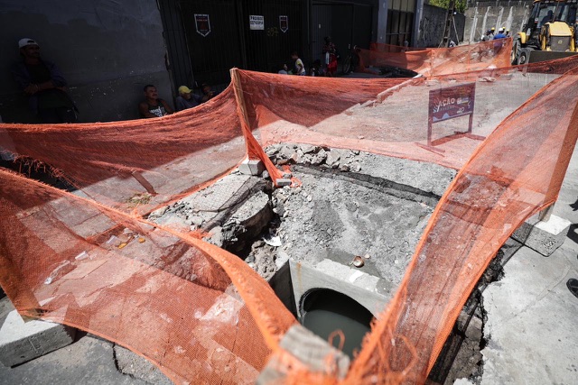 Obras de drenagem avançam no Centro do Recife