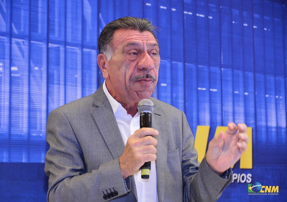 Amupe consegue liminar que suspende perda de R$ 374,3 milhões para os municípios