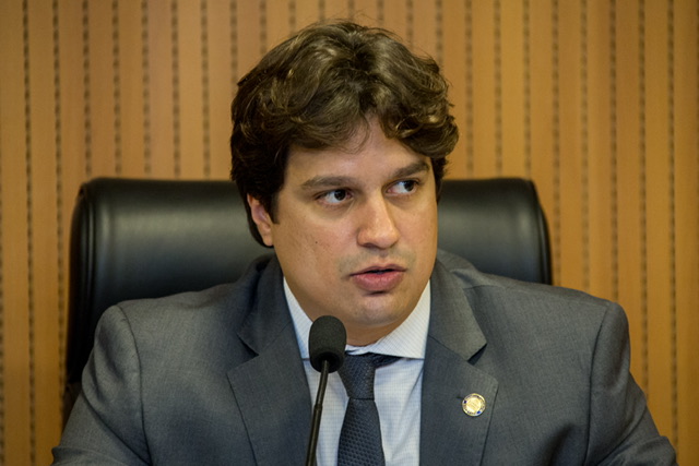 Lucas defende conclusão de obras das estradas como prioridade 